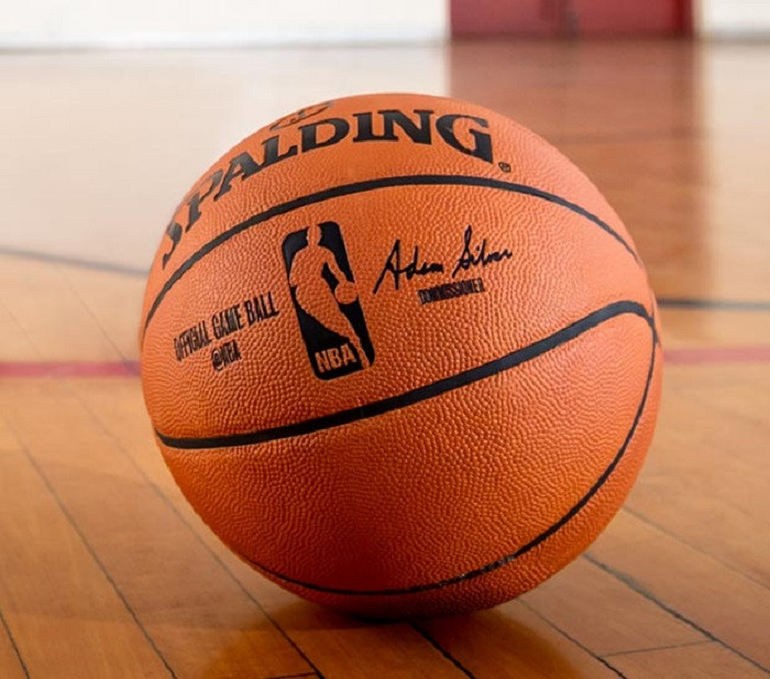 Sân bóng rổ và quả bóng rổ 2