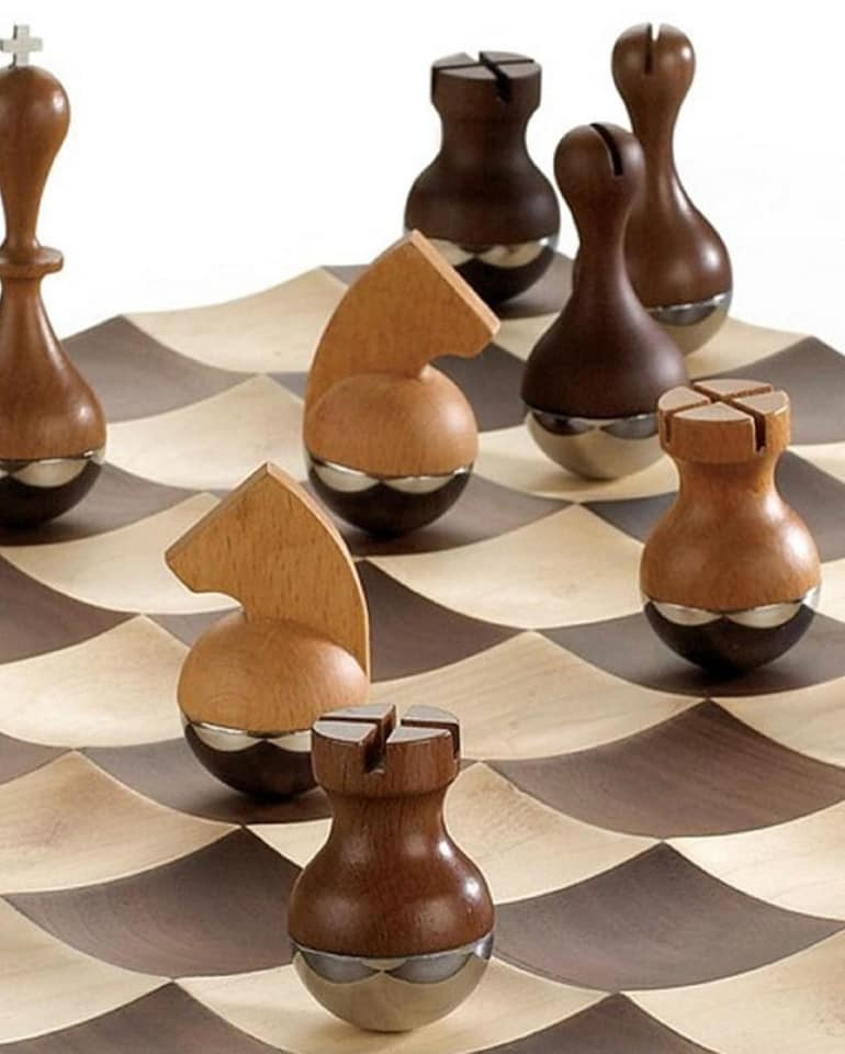 Cờ vua lật đật 0