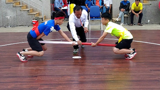 Hướng dẫn cách chơi trò chơi Đấu gậy bảy (Đẩy gậy) Hướng dẫn cách chơi trò chơi Đấu gậy bảy (Đẩy gậy)