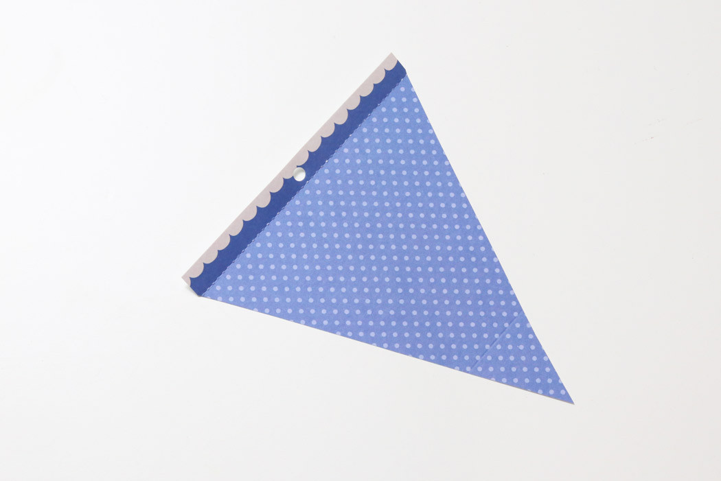 Cách làm cờ tam giác có cán 1