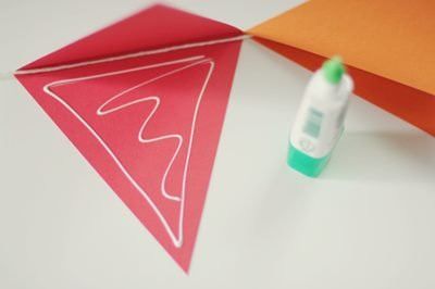 Nhấn vào ảnh để phóng to Cách làm cờ tam giác treo trang trí 2