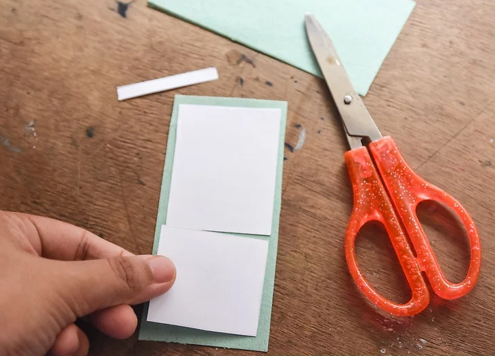Cắt dán điện thoại từ giấy 1