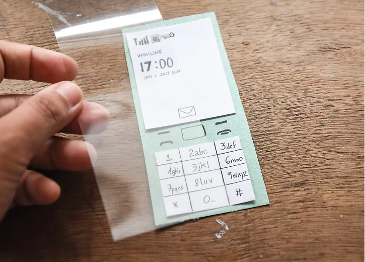 Cắt dán điện thoại từ giấy 5