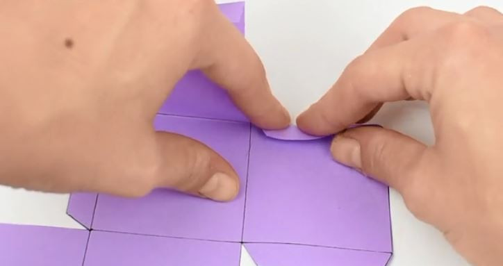 Làm xúc xắc cắt từ giấy 5