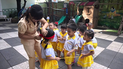 Cách chơi Bịt mắt, bắt người rung chuông 0