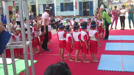 Cách chơi trò chơi Tôm, cua, cá thi tài 0