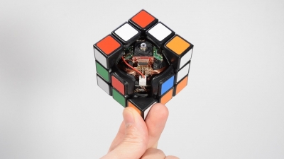 Khối Rubik có thể “tự giải đố” với tốc độ kỷ lục mà không cần con người trợ giúp
